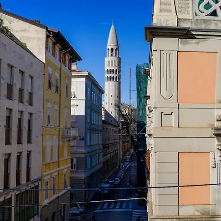 Apartment La Casa Di Pasolini, In Centro Con Posto Auto