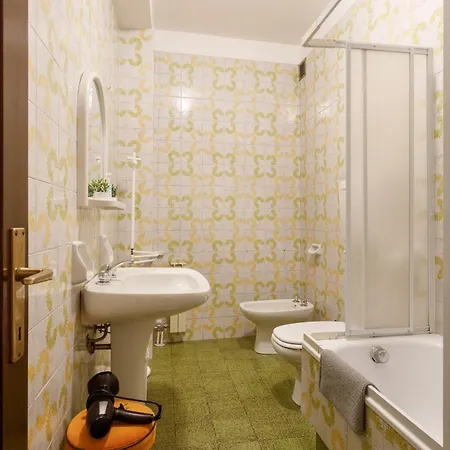 La Casa Di Pasolini, In Centro Con Posto Auto Trieste